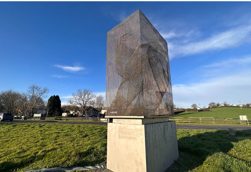 Public Art and Sculpture wive wire mesh and perforated metal (1)